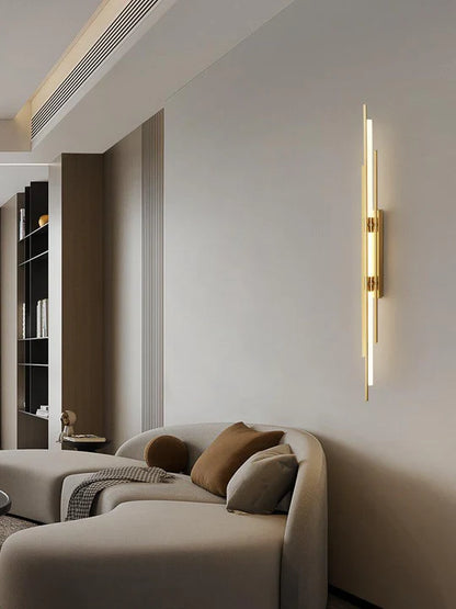 Modern Vertical Gold Wall Light – Minimalist LED Sconce