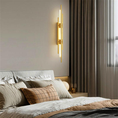 Modern Vertical Gold Wall Light – Minimalist LED Sconce